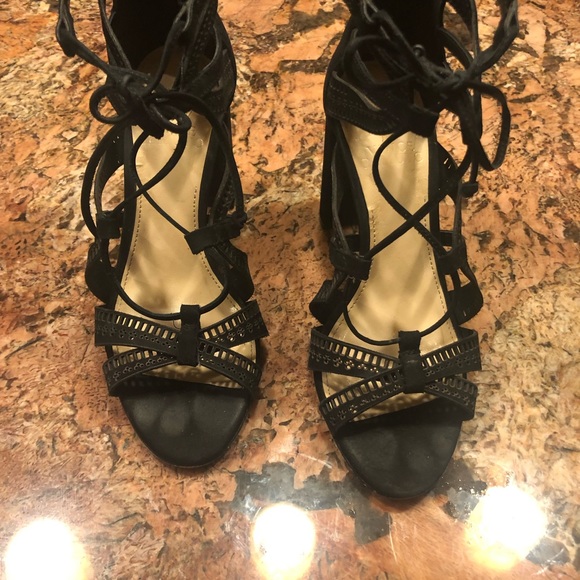 Vince Camito heels, size 5 black suede leather. 4inch heel.  Worn 2x - Picture 2 of 5